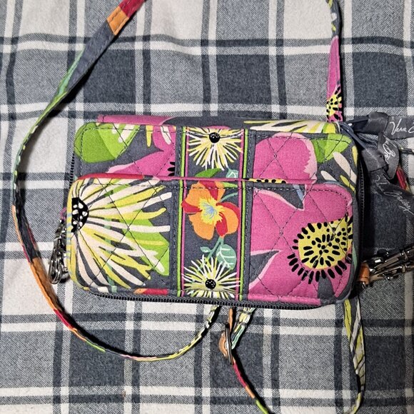 Retired Vera Bradley RDIF All in One Crossbody Wallet, Quilted - Picture 1 of 2